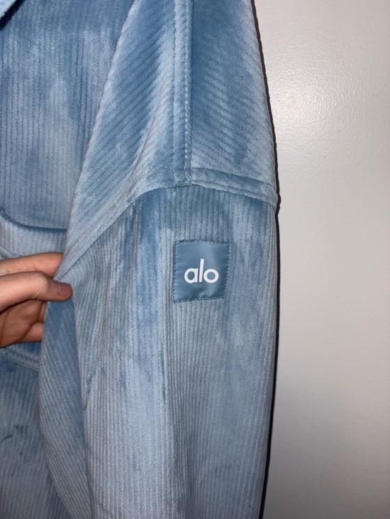 Alo Yoga Ribbed Velour Mountain Side Shacket - Picture 6 of 8